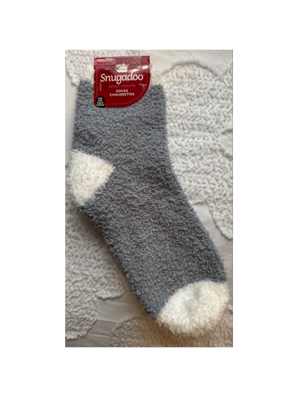 Women's Snugadoo One Size Grey White Fuzzy Socks